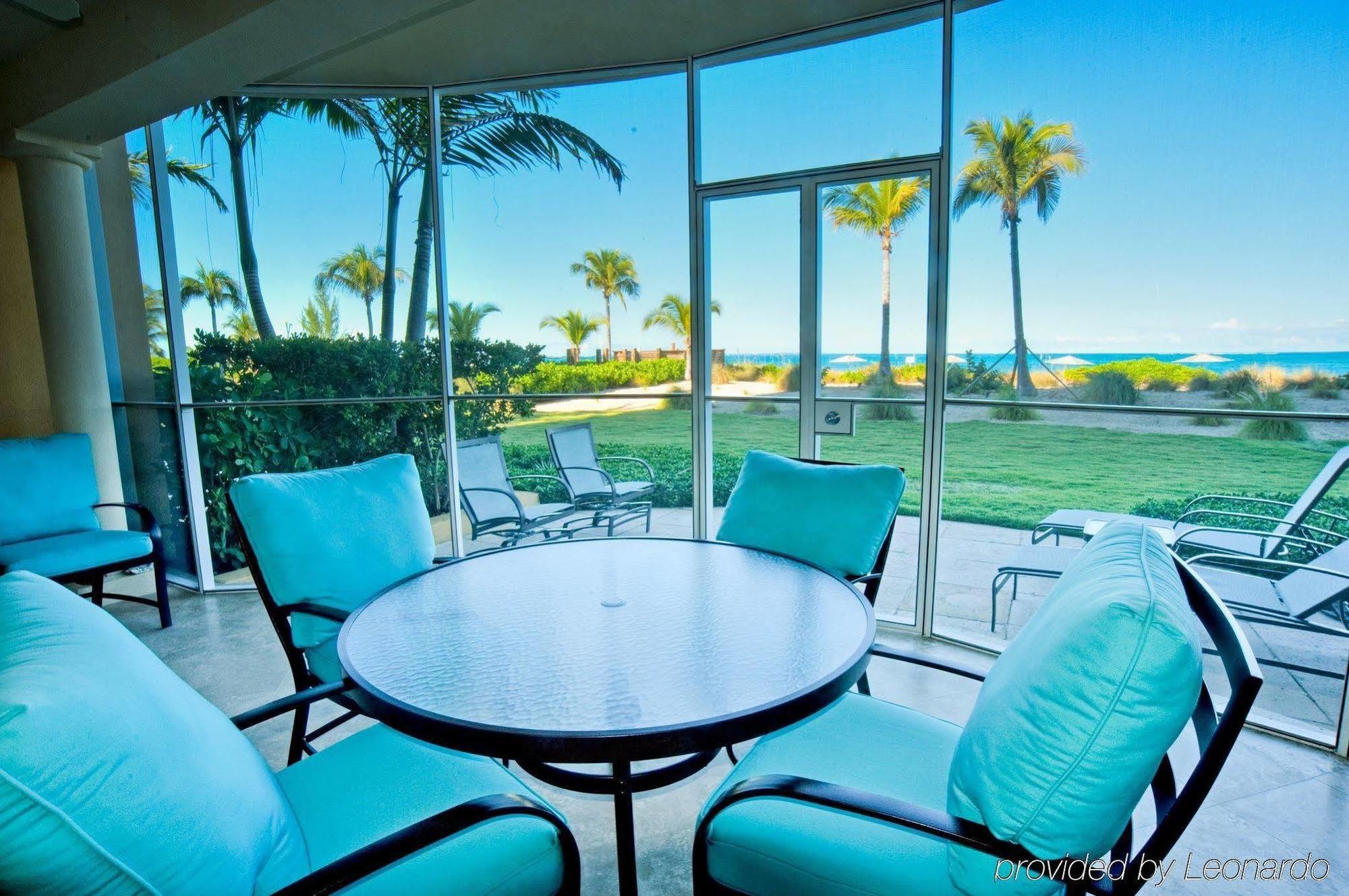 The Tuscany On Grace Bay Restaurace fotografie